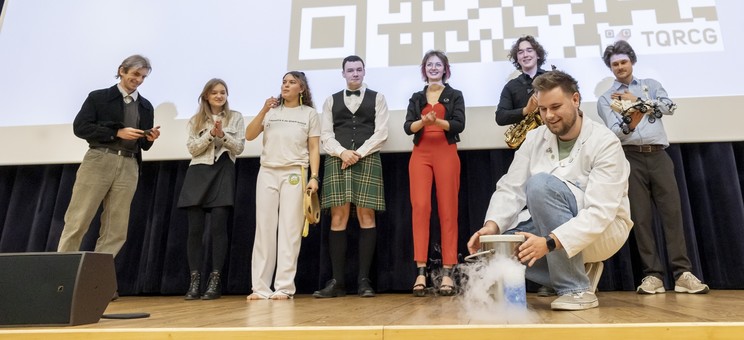 Laureaci VI edycji konkursu PoliTALKS,