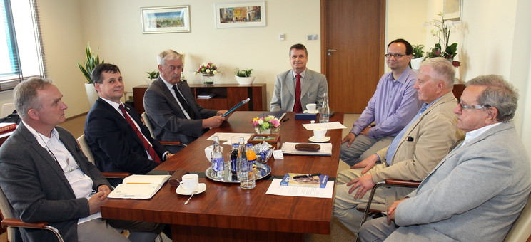 Projekt dotyczący ograniczenia antybiotyków w chowie zwierząt