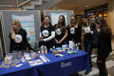 [FOTO] Rekordowa liczba zgłoszeń na seminarium chemiczne